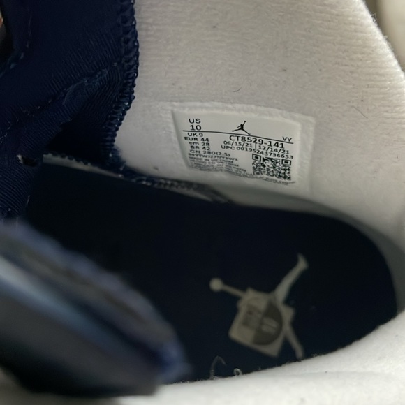 Midnight navy Jordan 6 - Picture 3 of 5